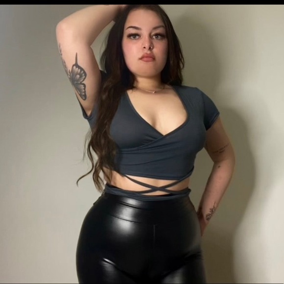 Outspoken Clothing Co. Cropped Tie Up Tee - Picture 4 of 4